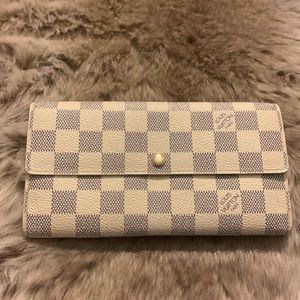💯 Authentic Louis Vuitton Damier Azur wallet.